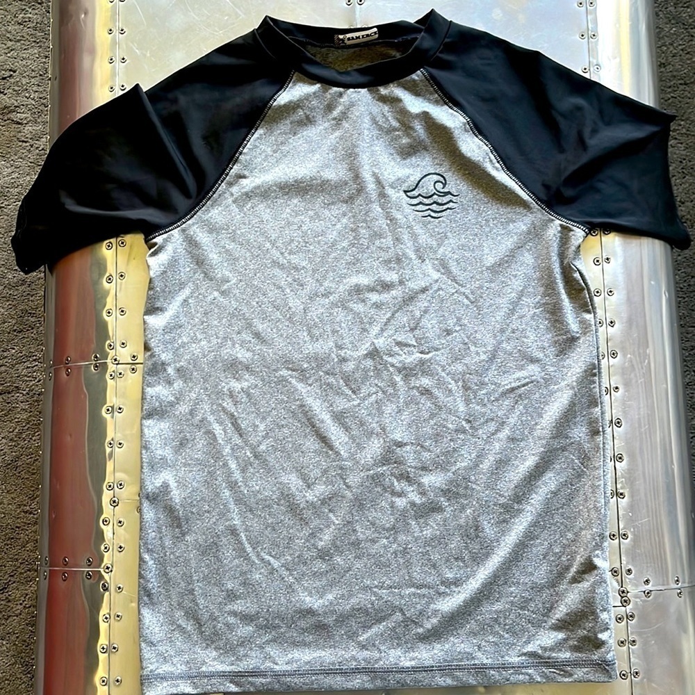 Art Class Rash guard swim shirt - size L‍‍‍‍‍‍‍